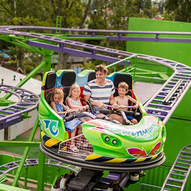 Attraction crazy coaster